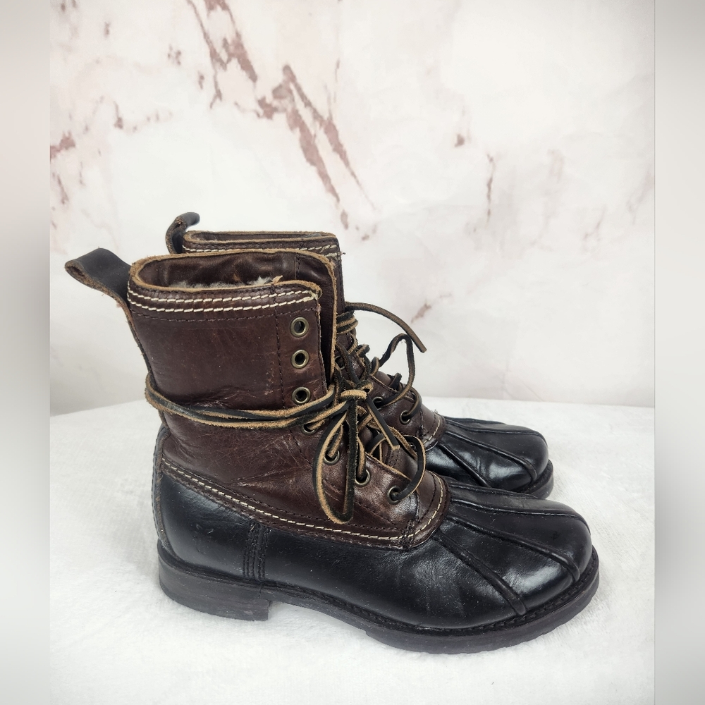 Frye Women's Brown and Black Veronica Duck Boots